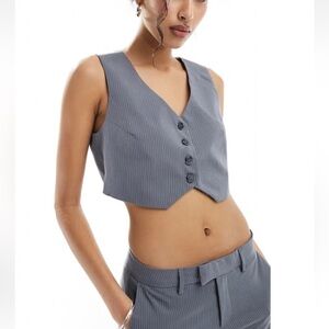 Bershka cropped new vest Xs S 0-2